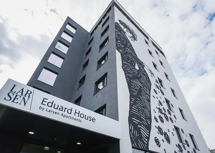 Eduard House By Larsen *